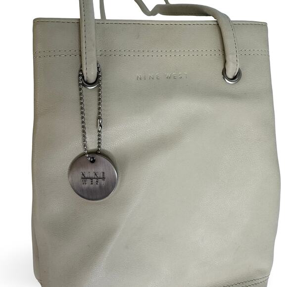 Vintage Nine West Creamy Off-White Grommet Handle Tote Purse | Soft Faux Leather - Picture 5 of 16